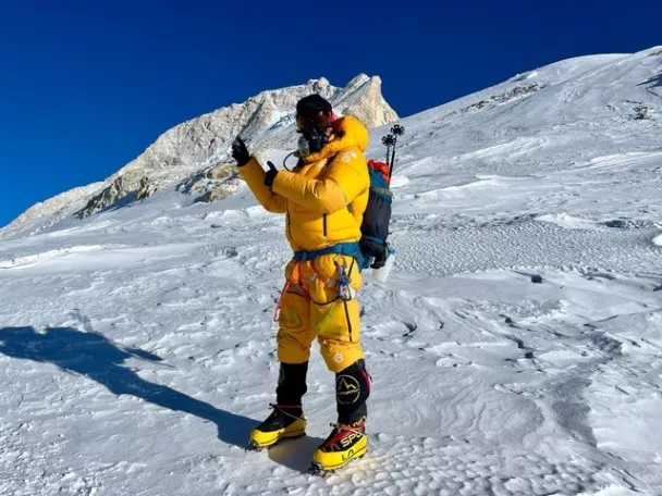 Le Dr François-Paul Ehkirch, chirurgien orthopédiste, au sommet du Makalu, 5e plus haut sommet du monde